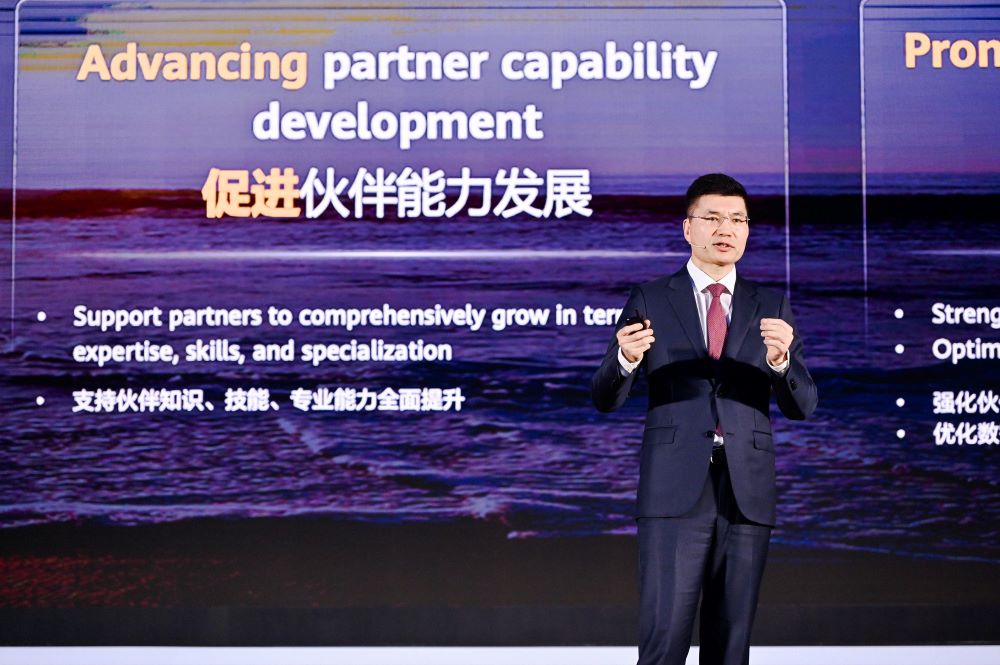 Leo Chen, Huawei's Corporate Senior Vice President and President of Enterprise Sales